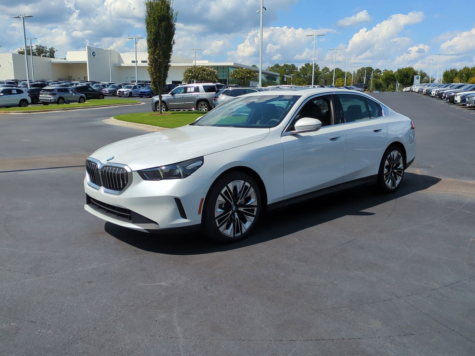 2026 BMW 5 Series 530i photo 4