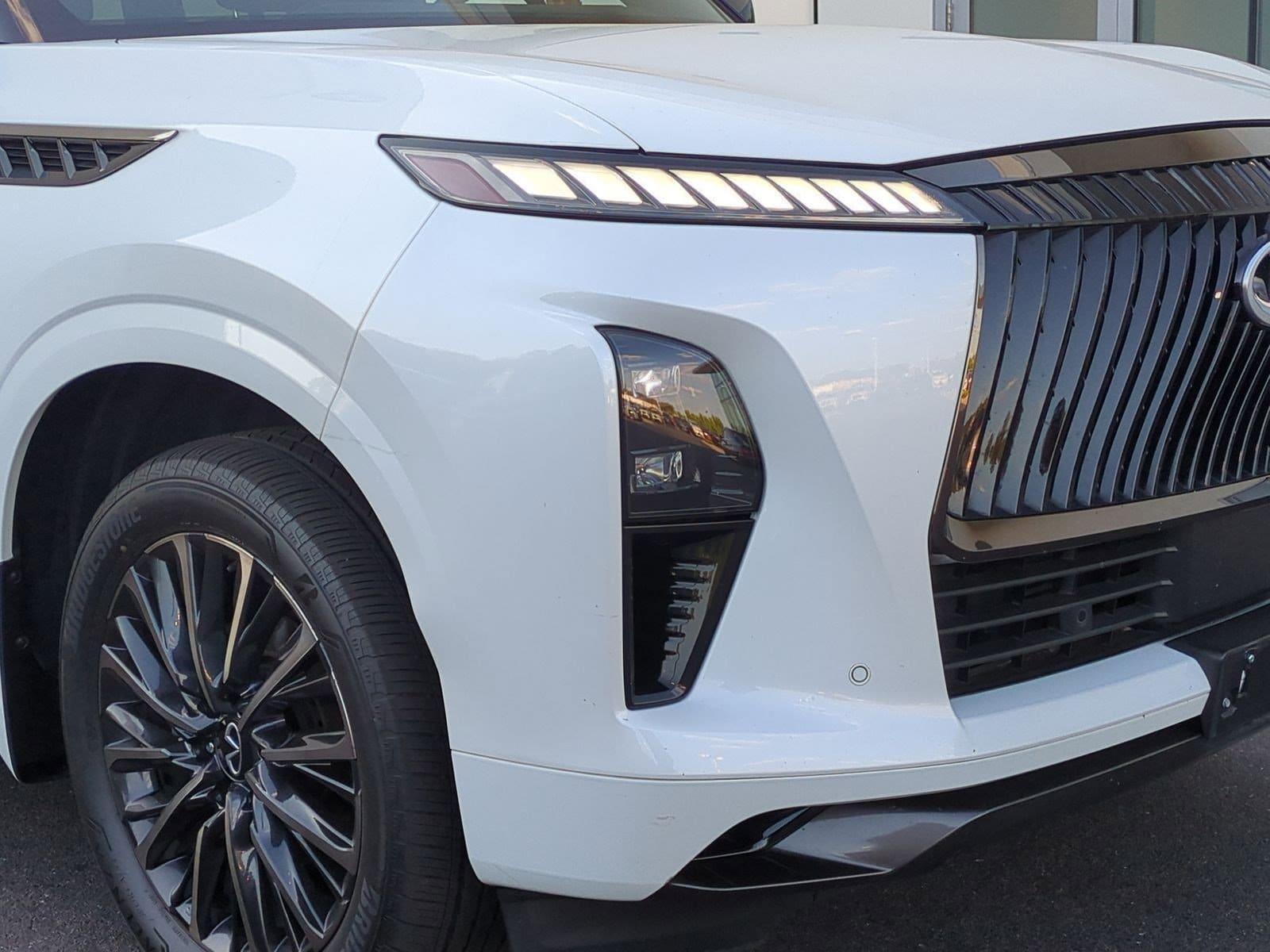 2025 INFINITI QX80 AUTOGRAPH photo 4