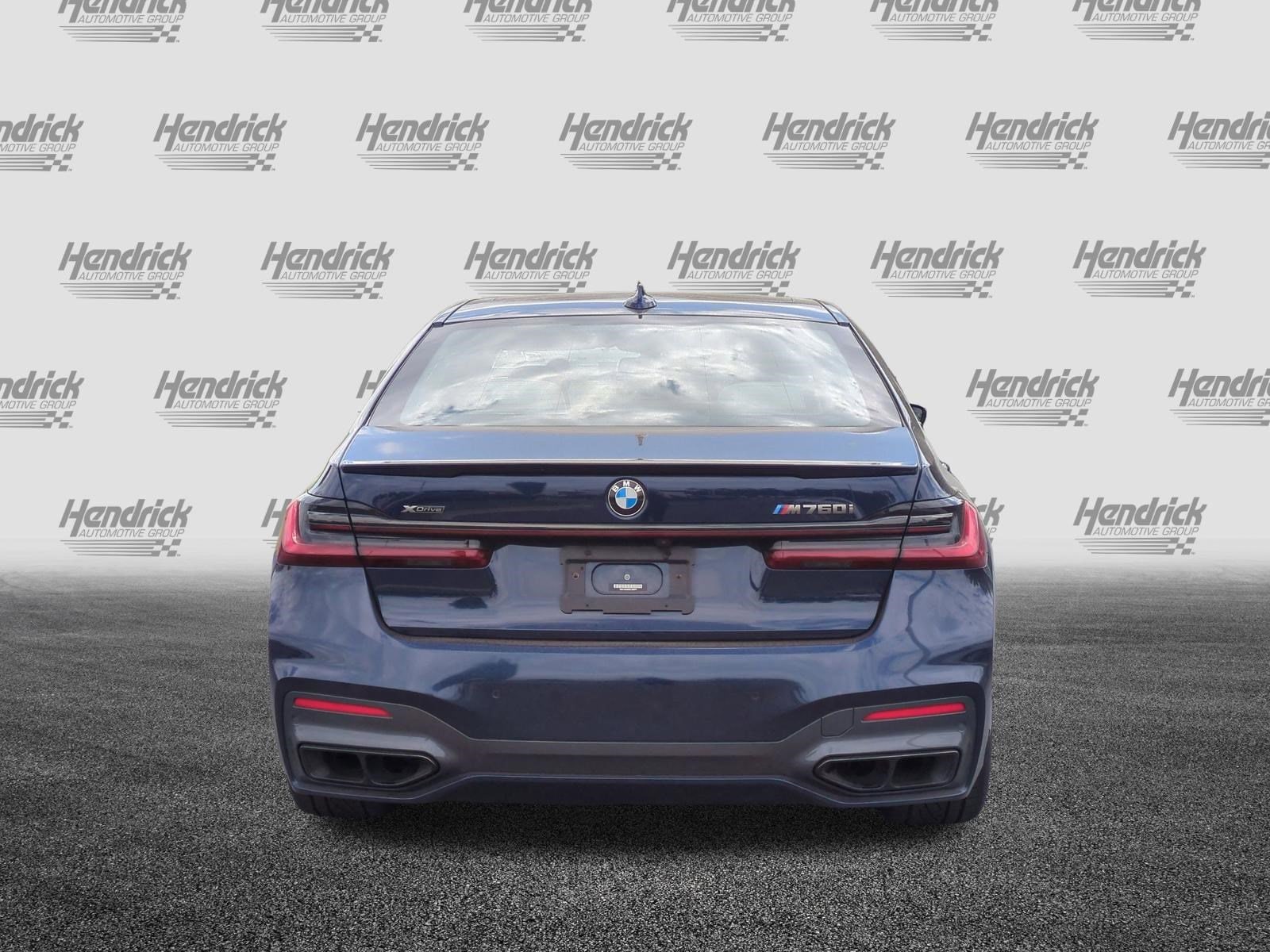 2022 BMW 7 Series M760i xDrive photo 3