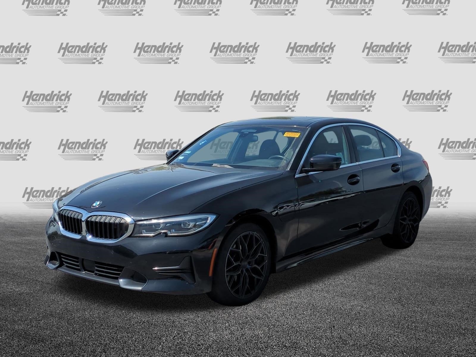 2021 BMW 3 Series 330e photo 4