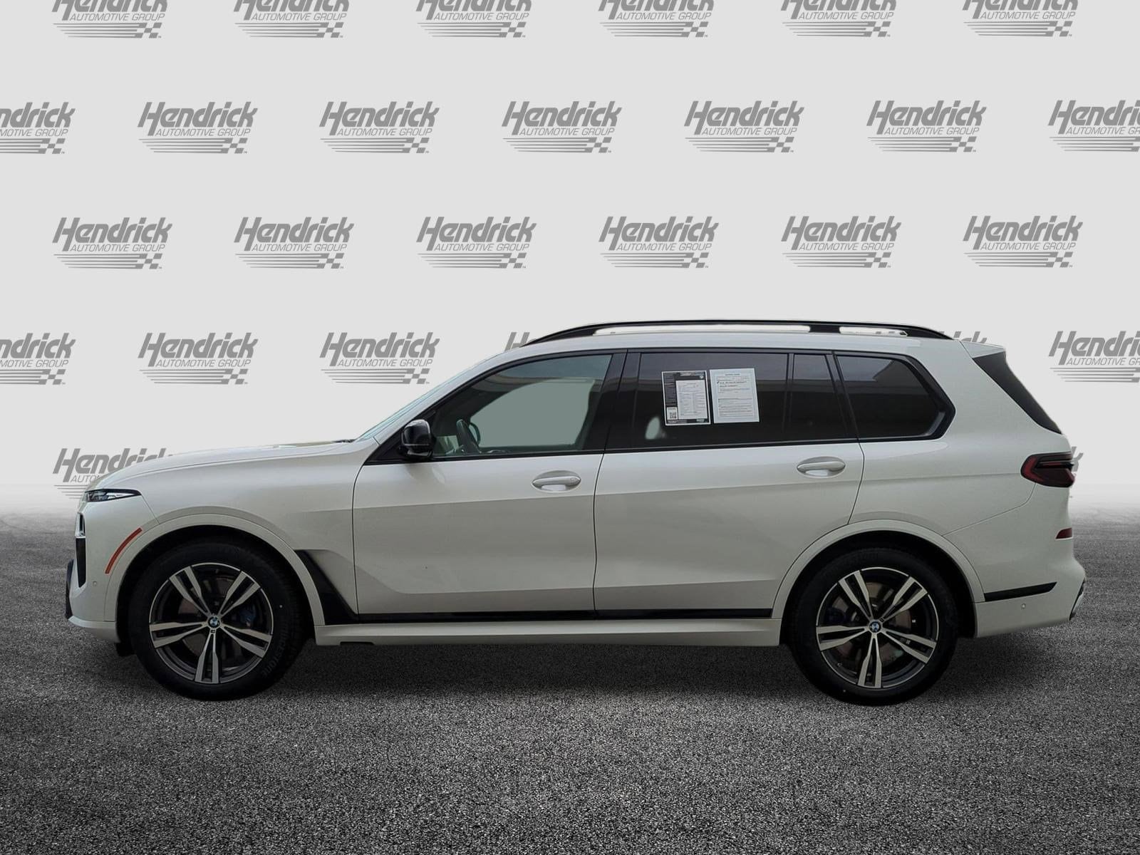 2025 BMW X7 M60i photo 6