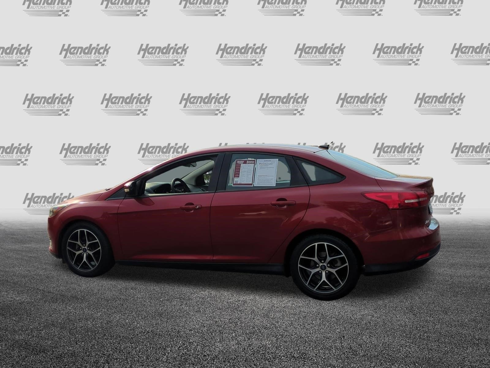 2017 Ford Focus SEL photo 3