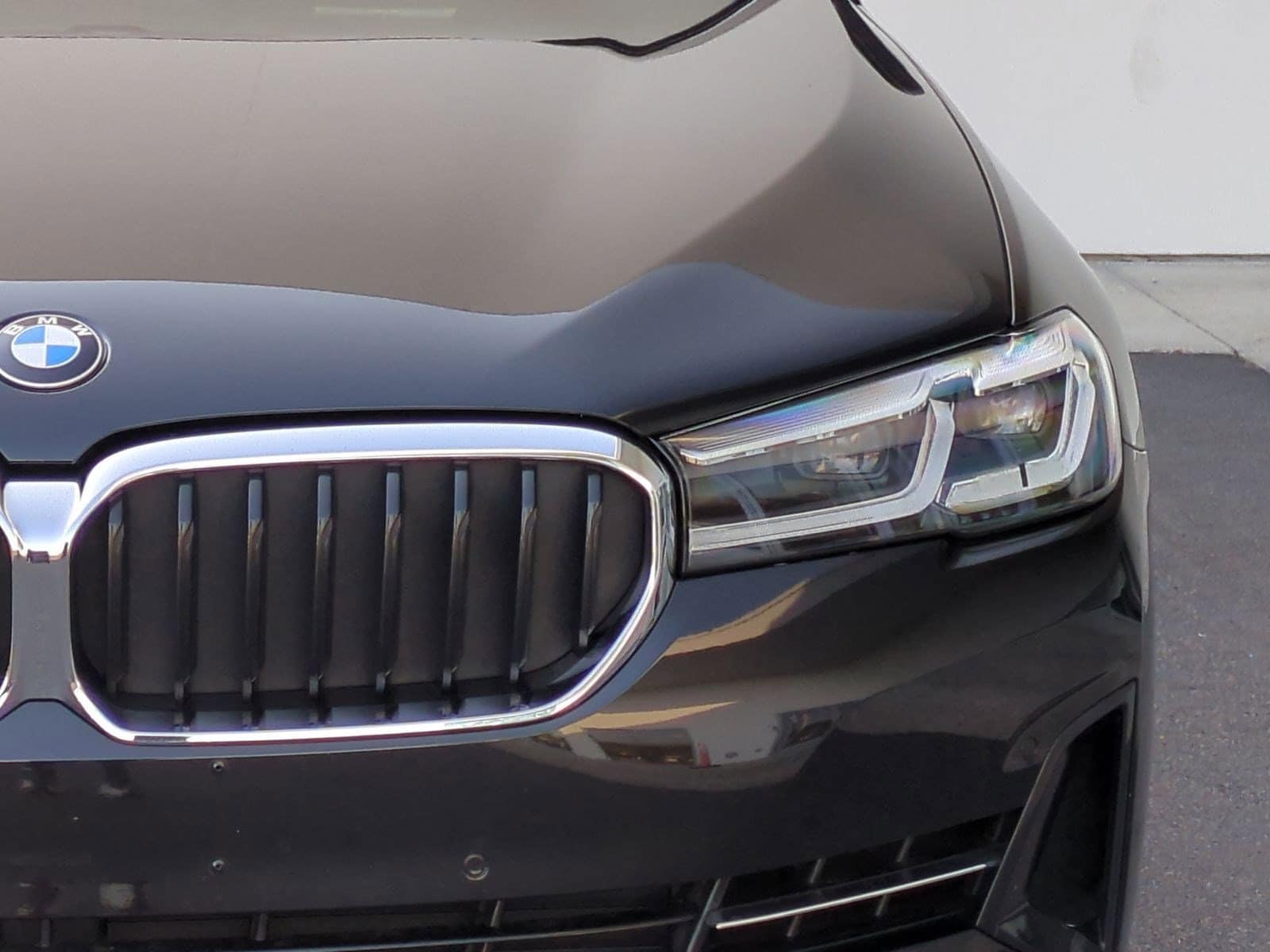 2023 BMW 5 Series 540i xDrive photo 4