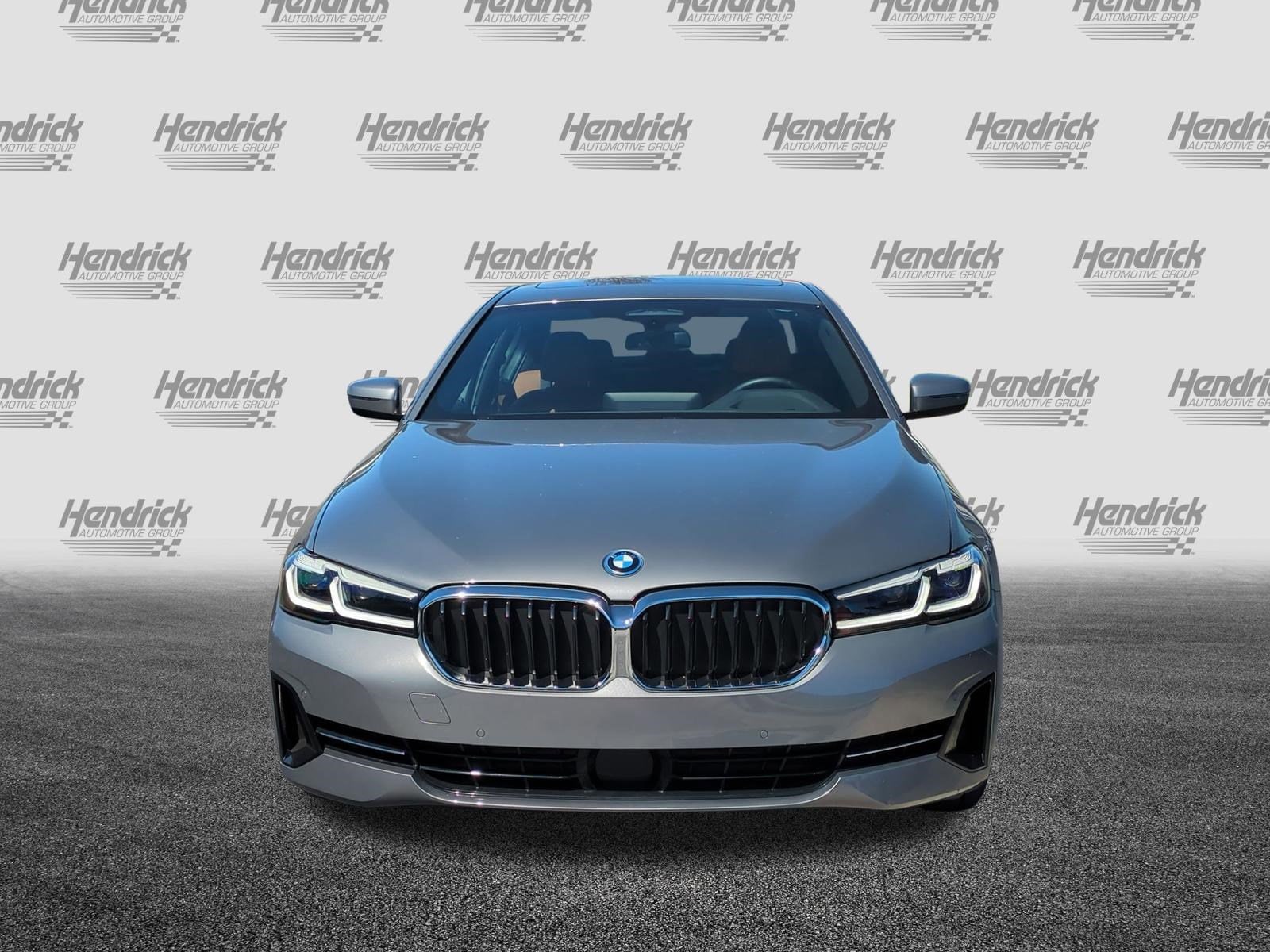 2023 BMW 5 Series 530e xDrive photo 2