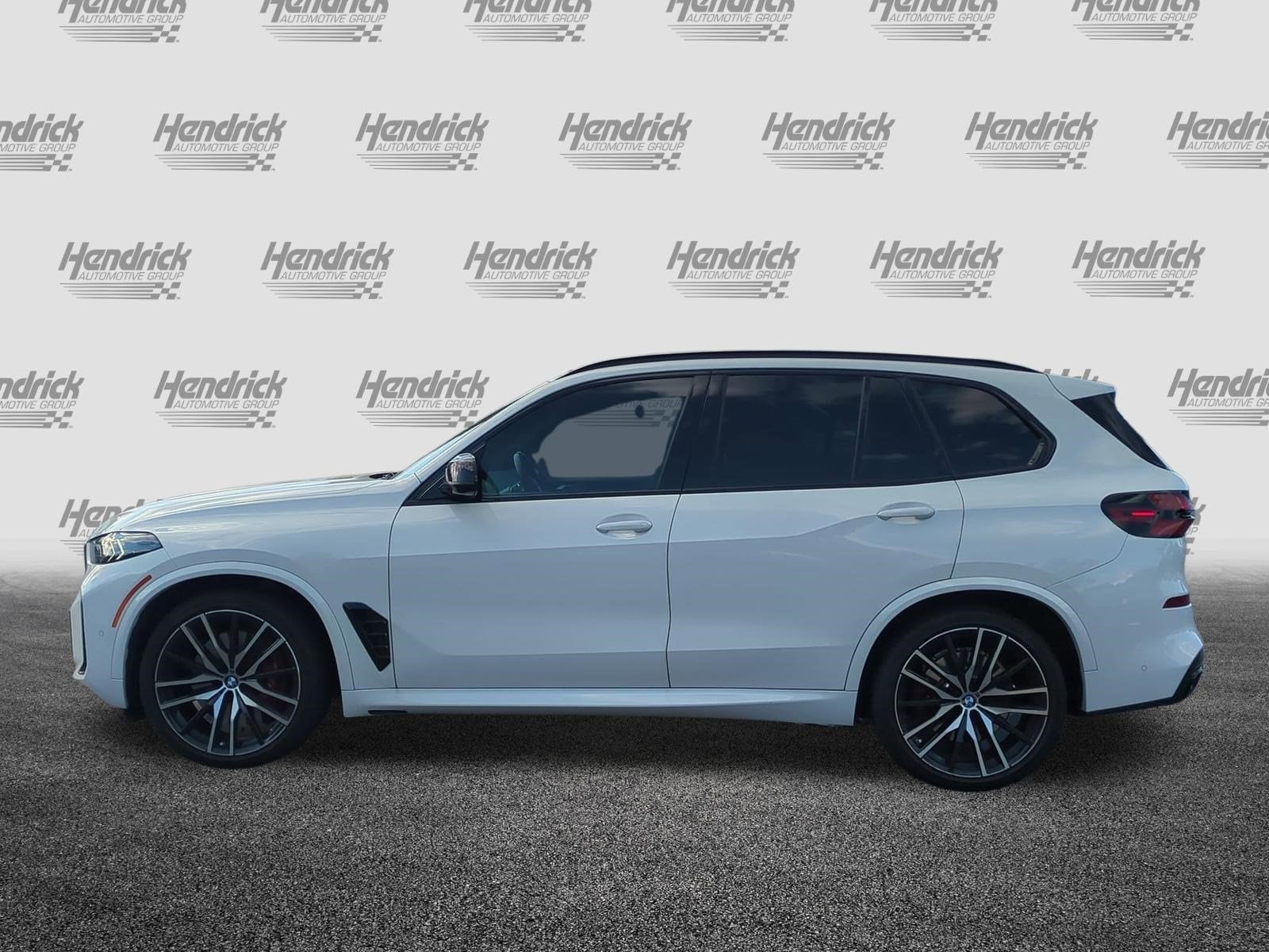 2024 BMW X5 M60i photo 6