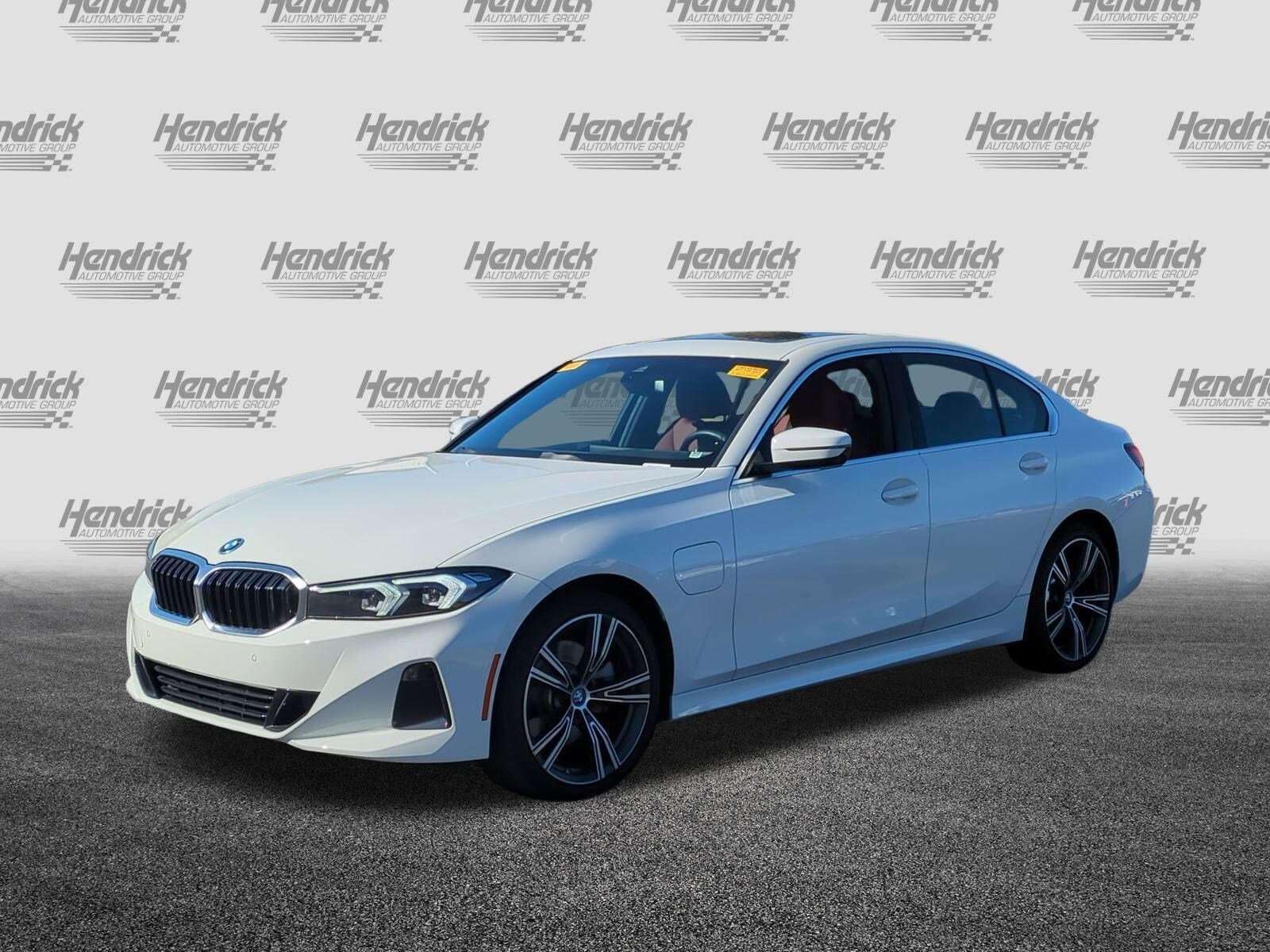 2024 Bmw 330e photo 3