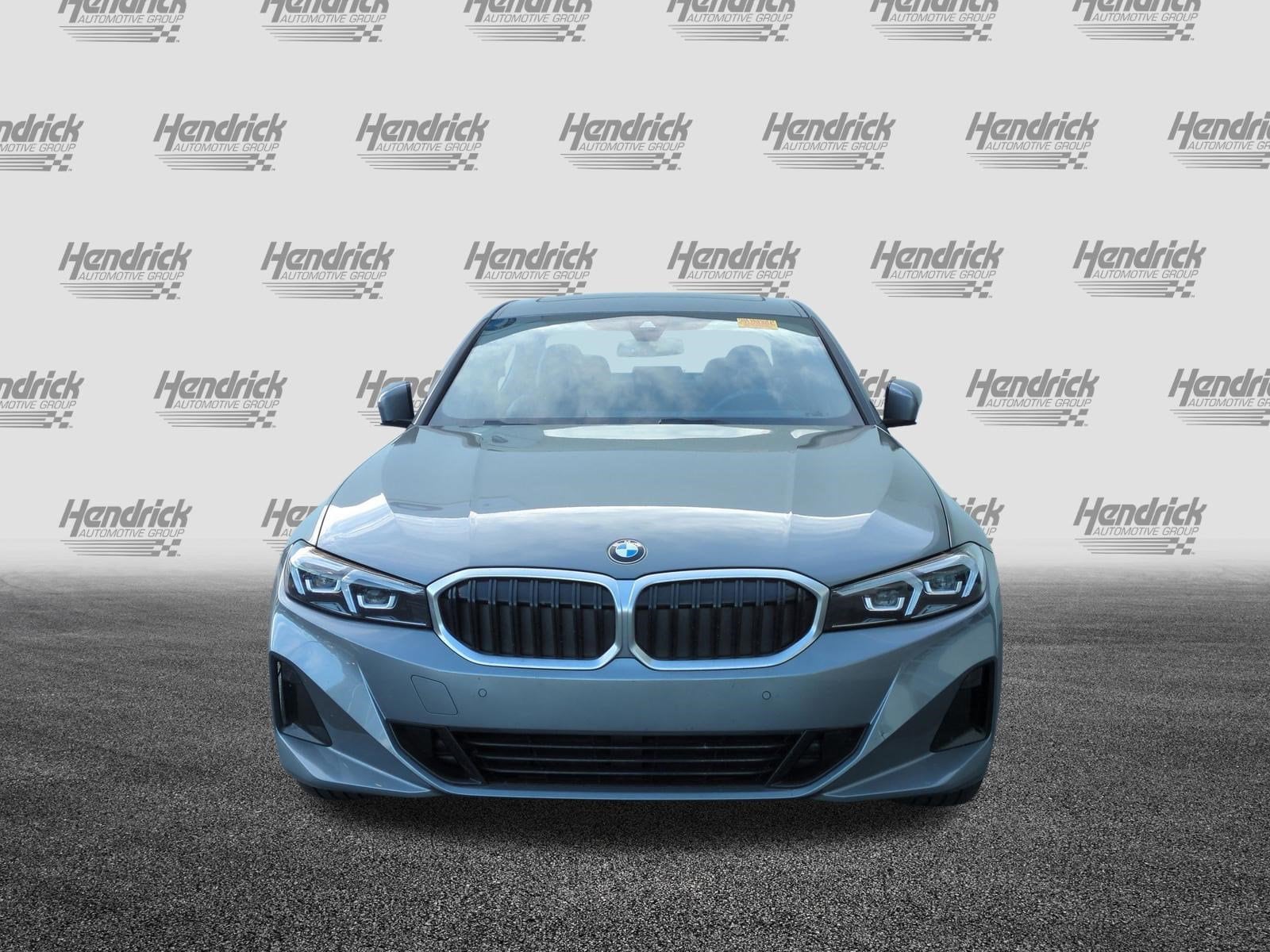 2023 BMW 3 Series 330i photo 2