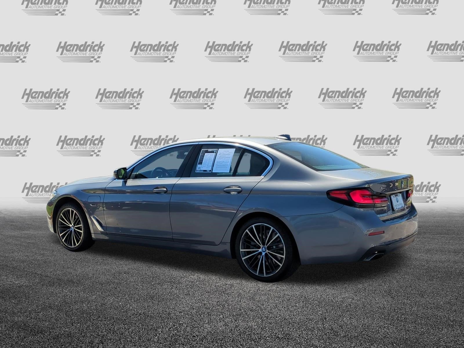 2023 BMW 5 Series 530e xDrive photo 3