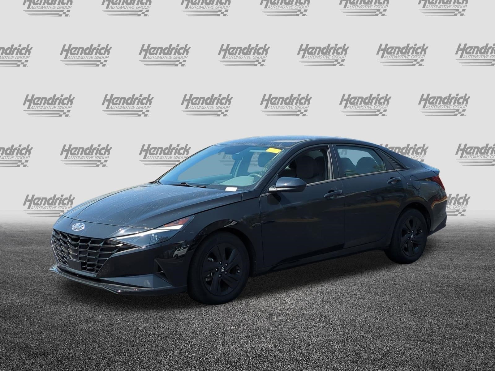 2022 Hyundai Elantra SEL photo 4