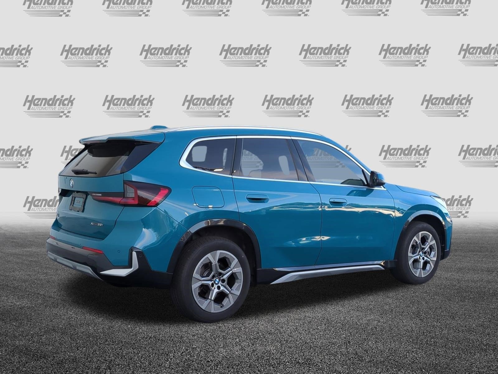 2025 BMW X1 xDrive28i photo 3