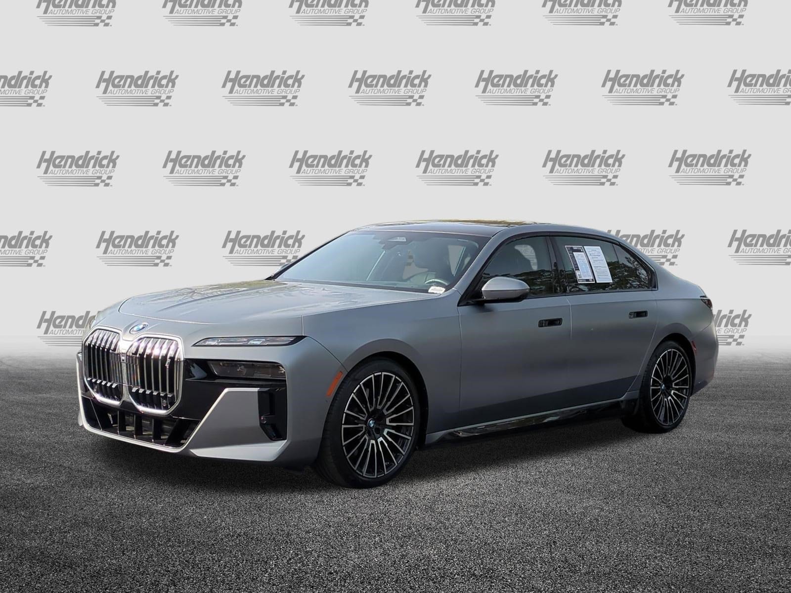 2025 BMW i7 xDrive60 photo 4