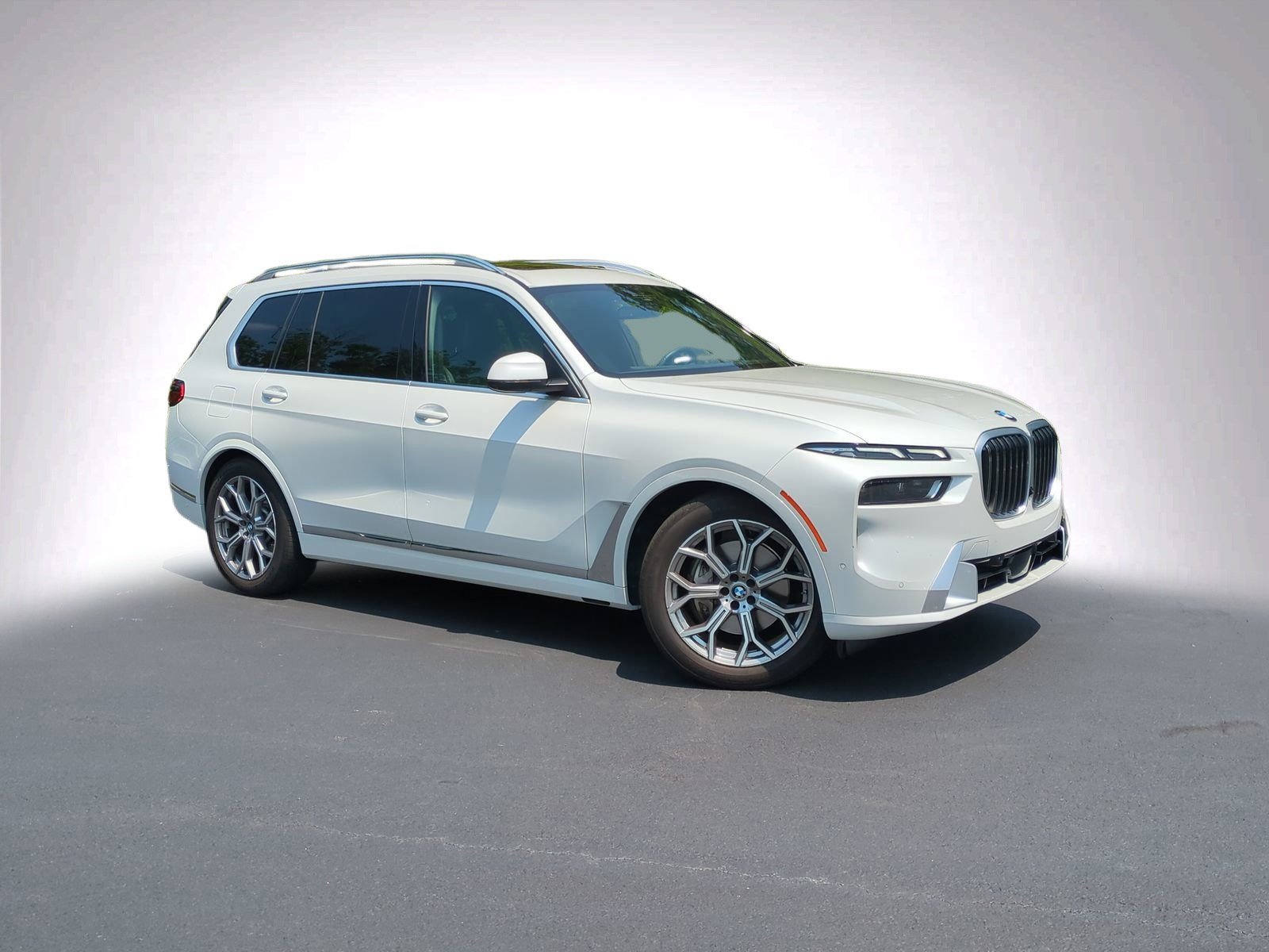 Used 2023 BMW X7 40i with VIN 5UX23EM09P9P26824 for sale in Durham, NC