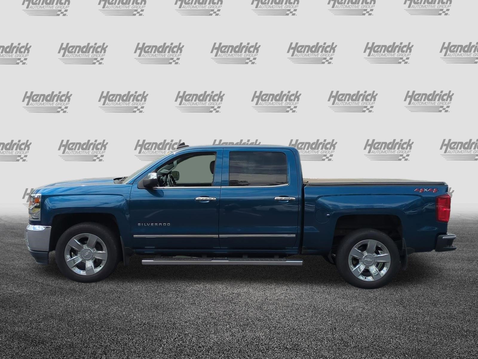 2018 Chevrolet Silverado 1500 LTZ 4WD Crew Cab photo 6