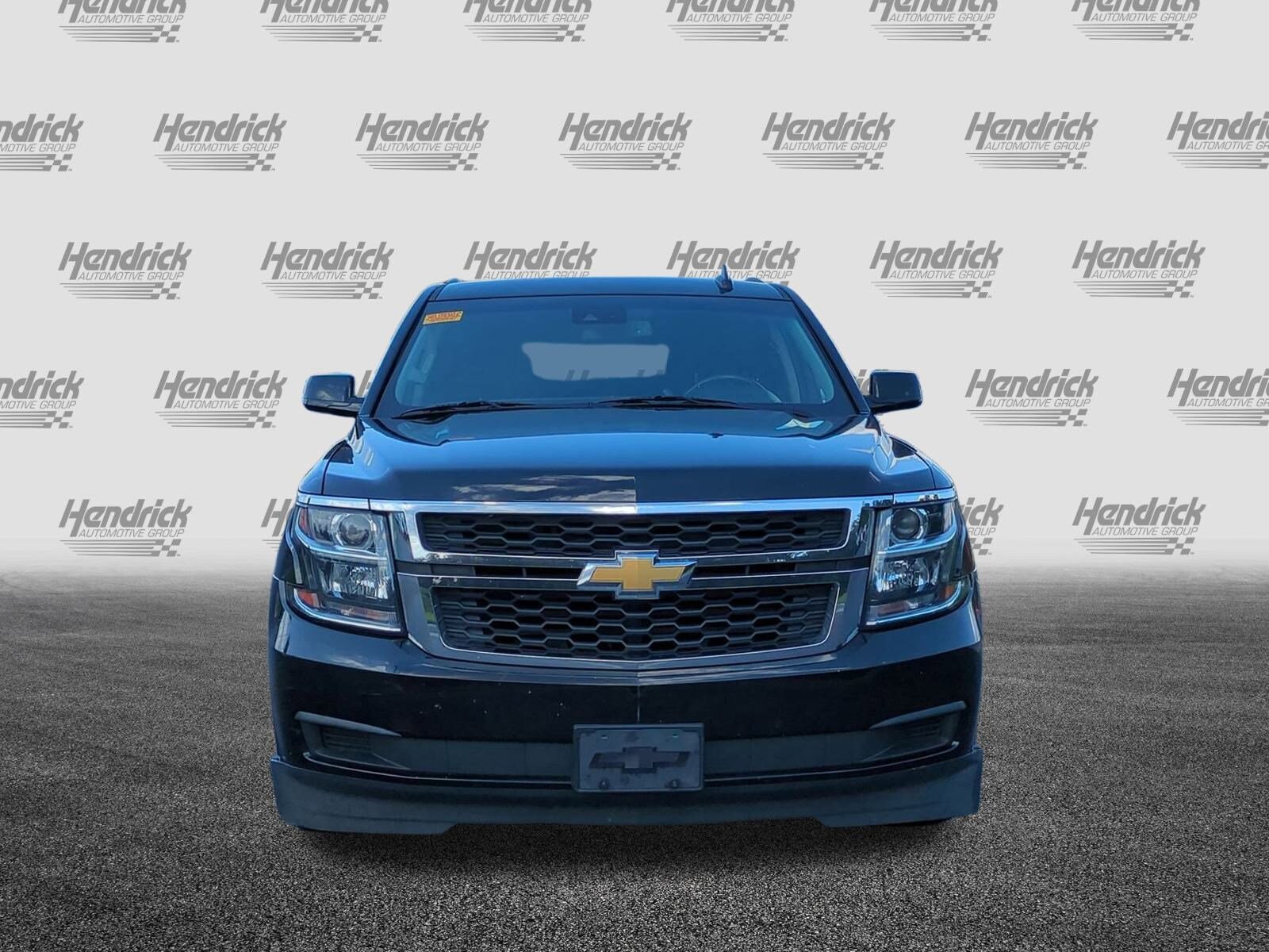 2019 Chevrolet Suburban LT photo 3