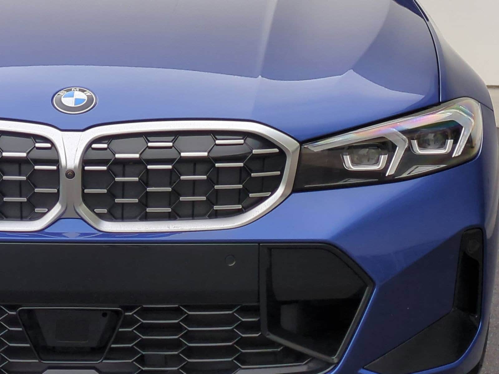 2025 BMW 3 Series M340i photo 4