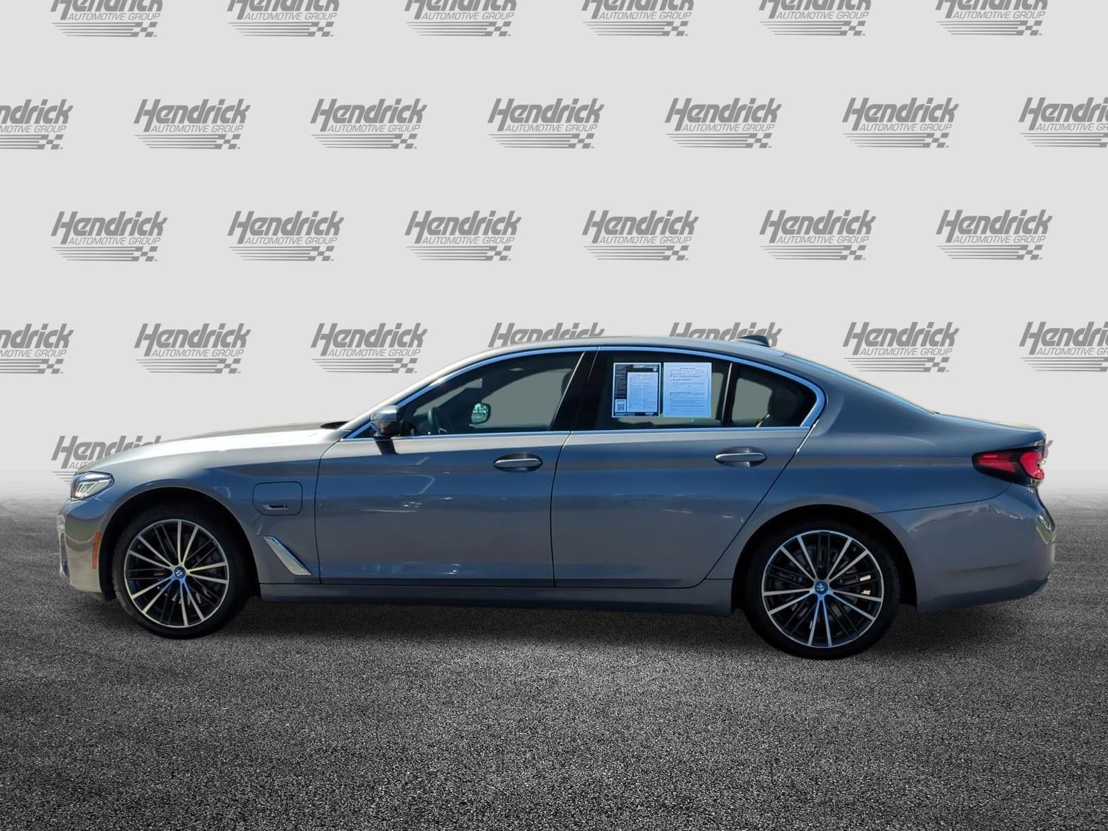 2023 BMW 5 Series 530e xDrive photo 6