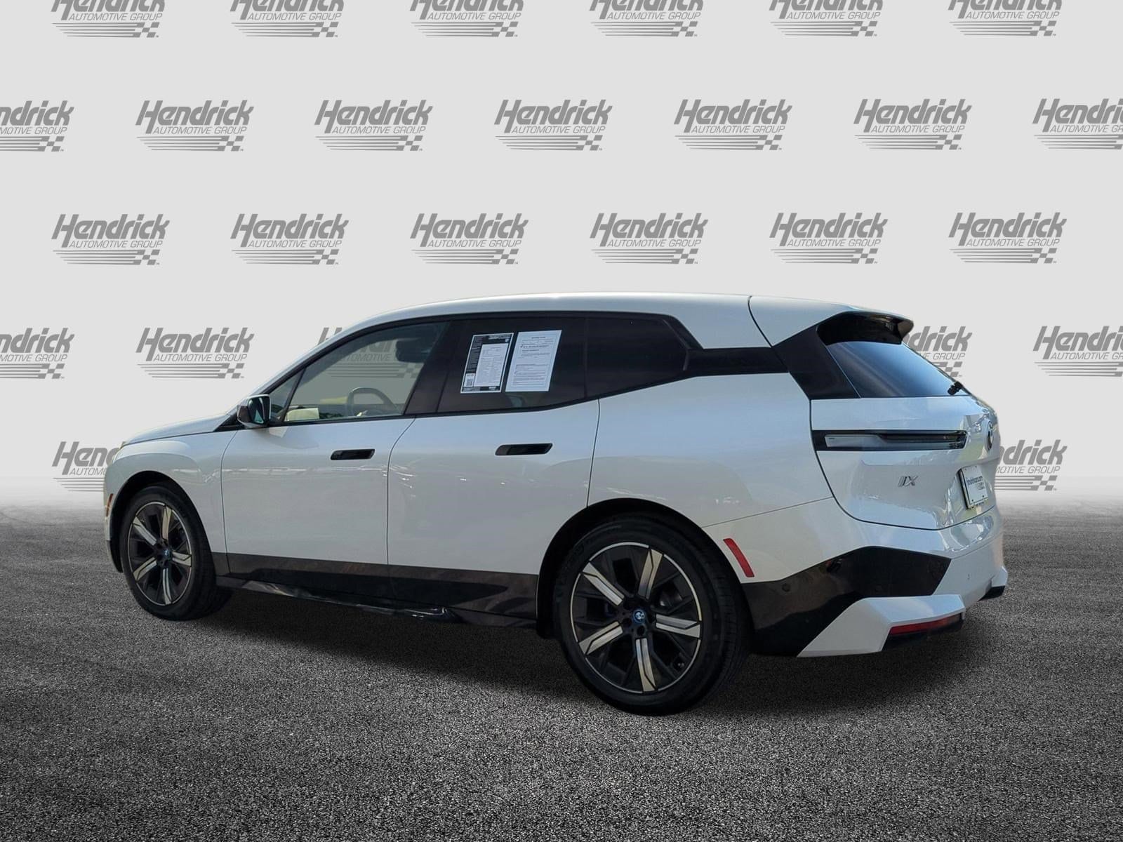2023 BMW iX xDrive50 photo 3