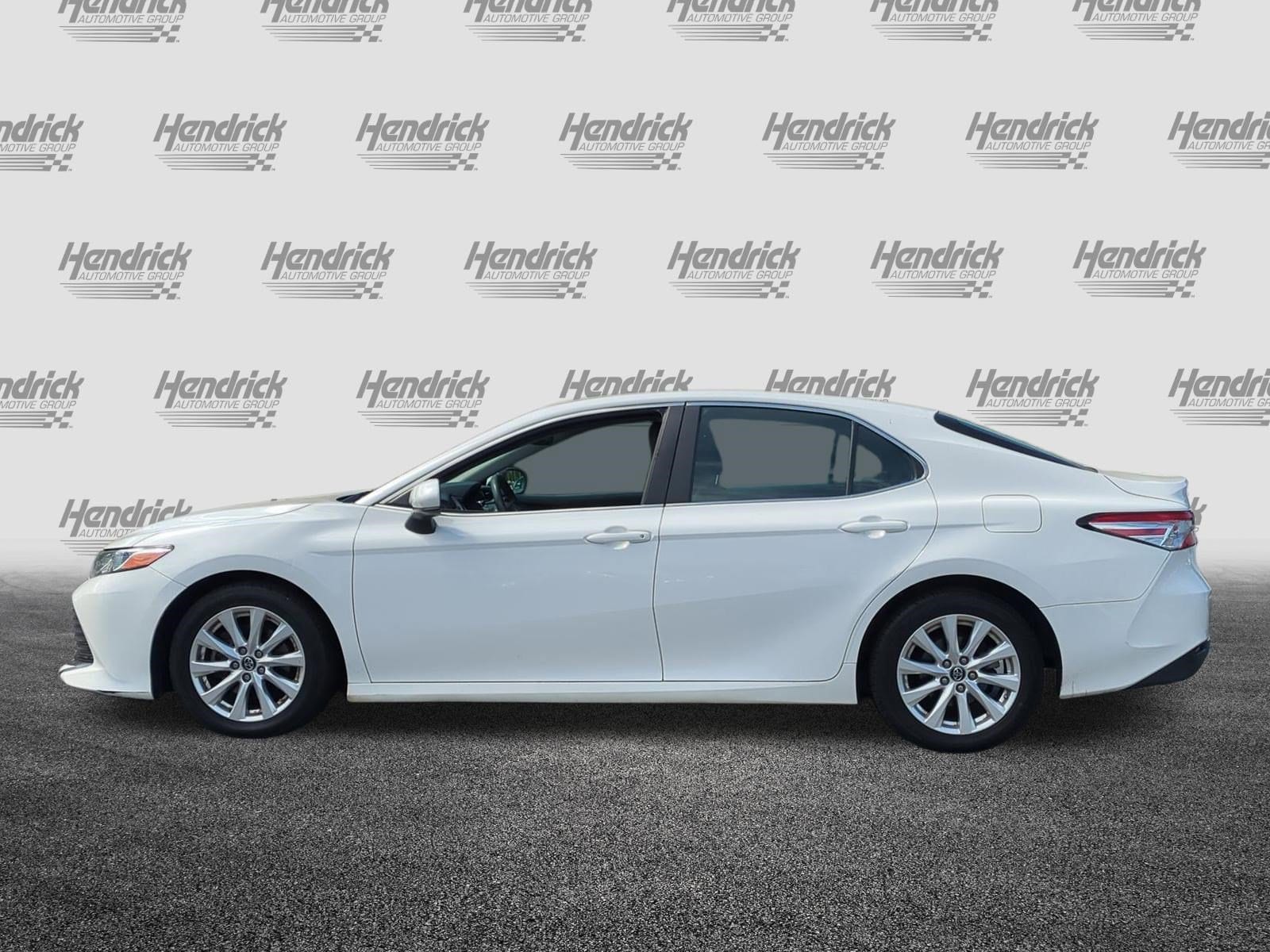 2018 Toyota Camry LE photo 6