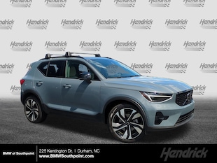 2023 Volvo XC40 Ultimate Dark Theme SUV