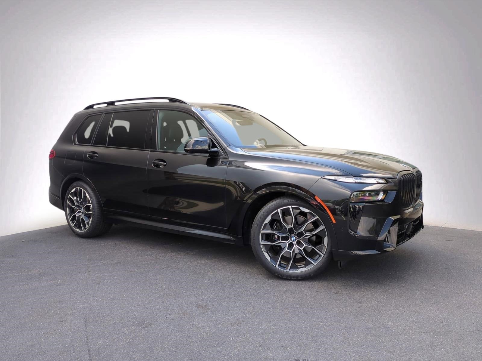 2024 BMW X7 M60i