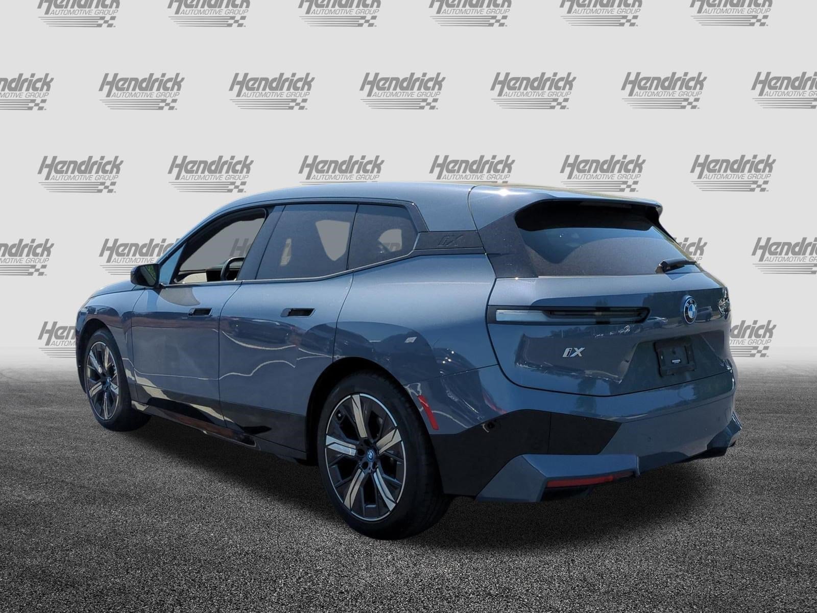 2023 BMW iX xDrive50 photo 3