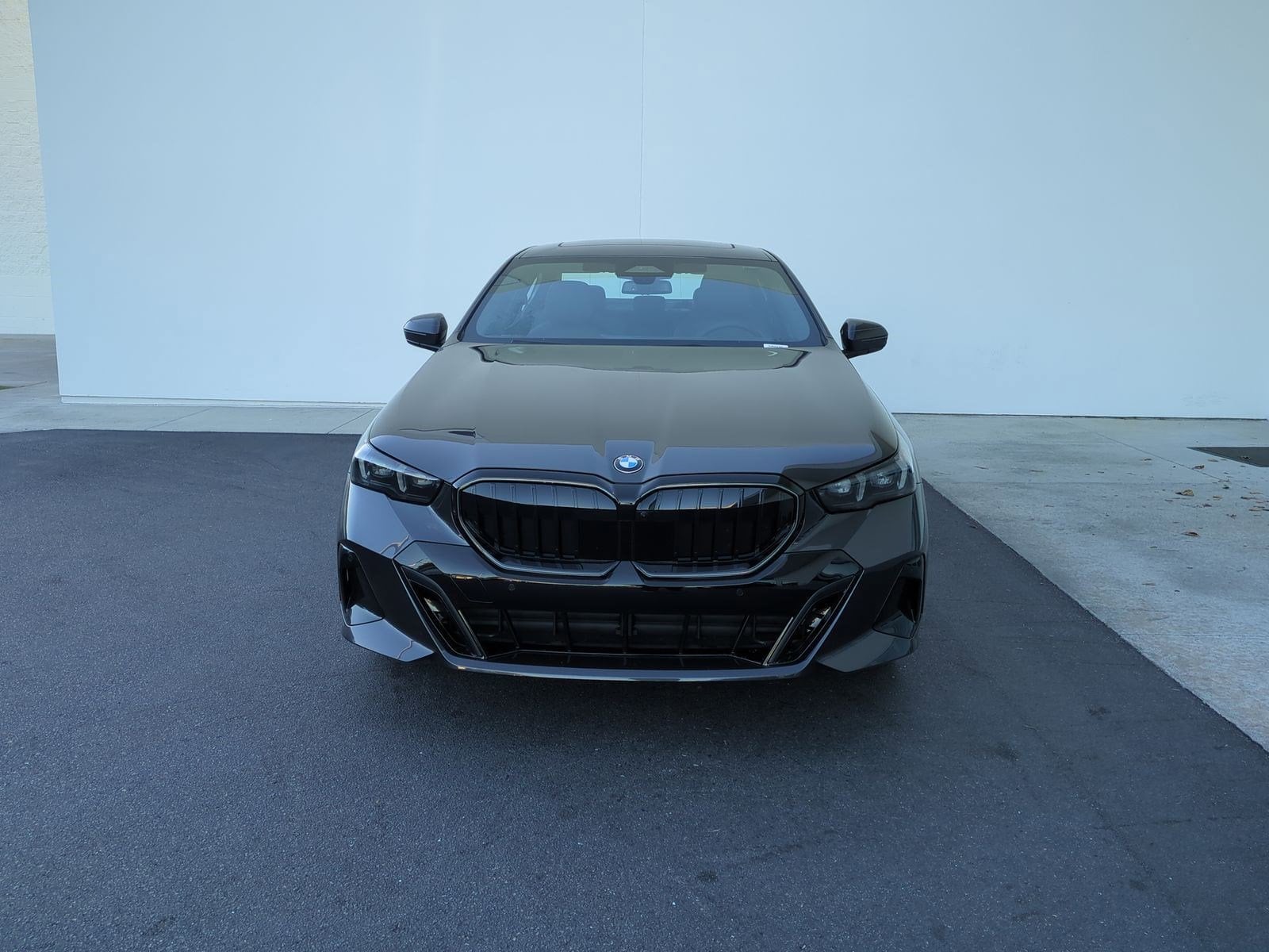 2026 BMW 5 Series 530i photo 2