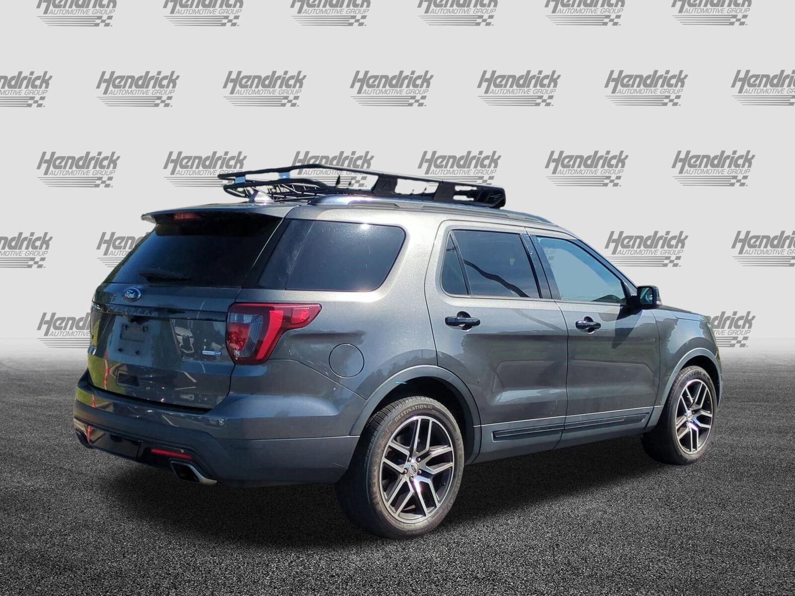 2017 Ford Explorer Sport photo 3