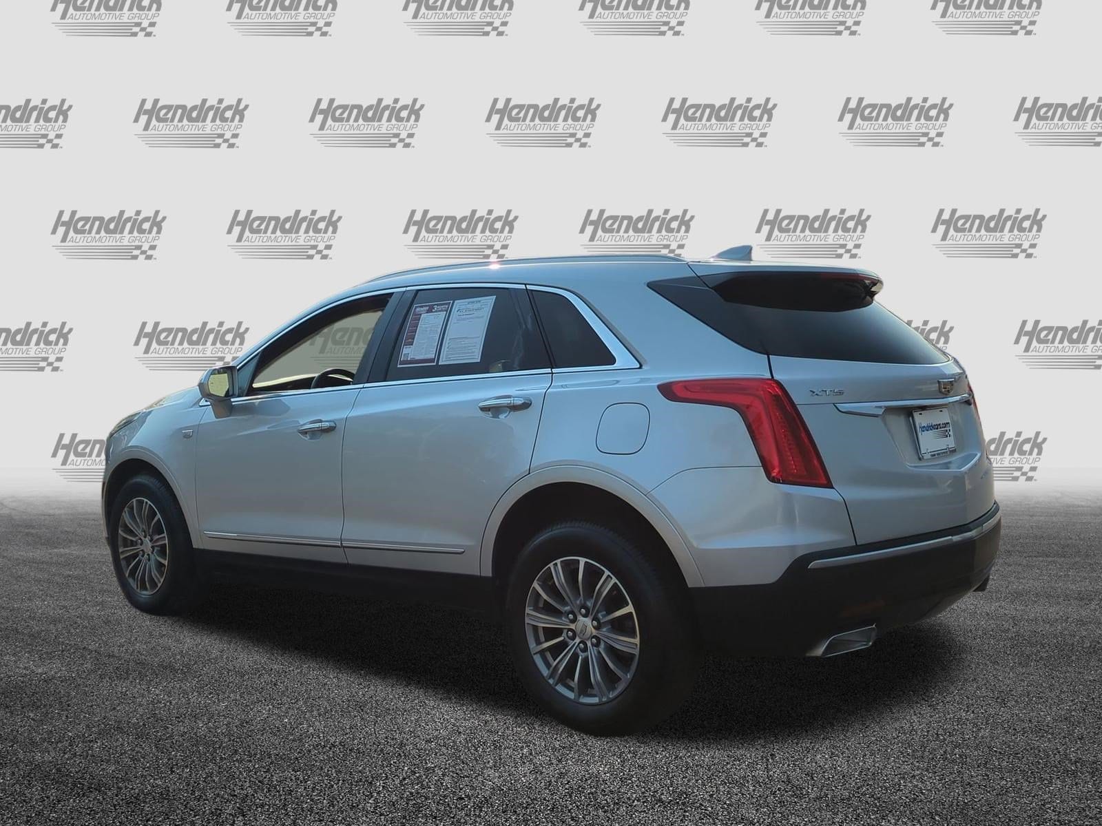2017 CADILLAC XT5 Luxury FWD photo 3