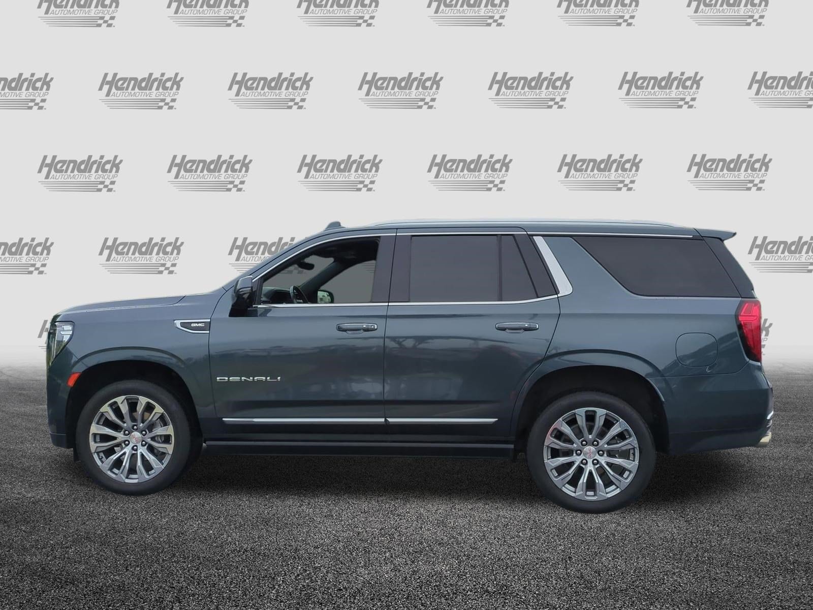 2021 GMC Yukon Denali photo 6