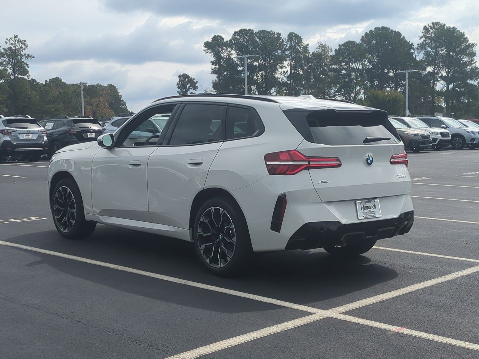 2026 BMW X3 30 xDrive photo 3