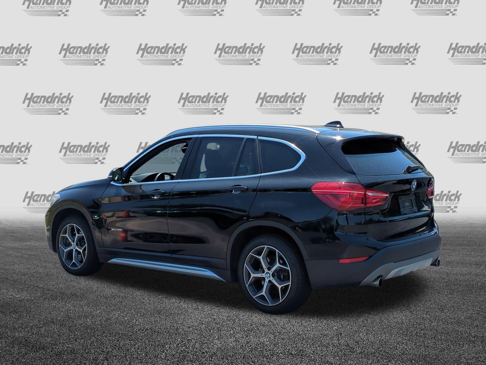 2018 BMW X1 xDrive28i photo 3