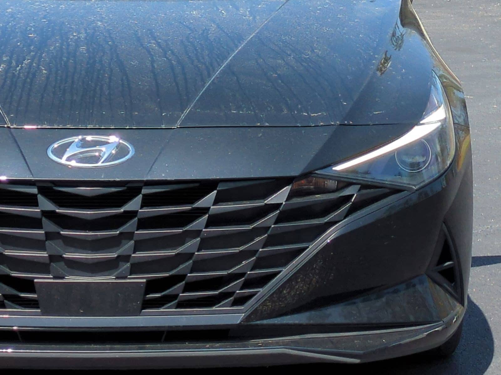 2022 Hyundai Elantra SEL photo 5