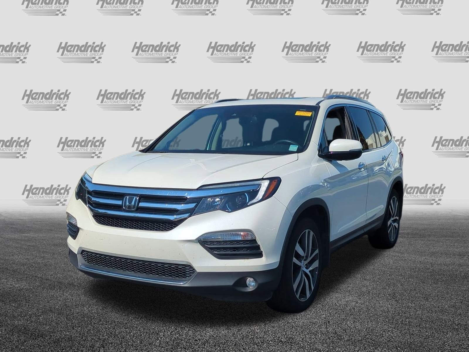 2017 Honda Pilot Touring photo 2