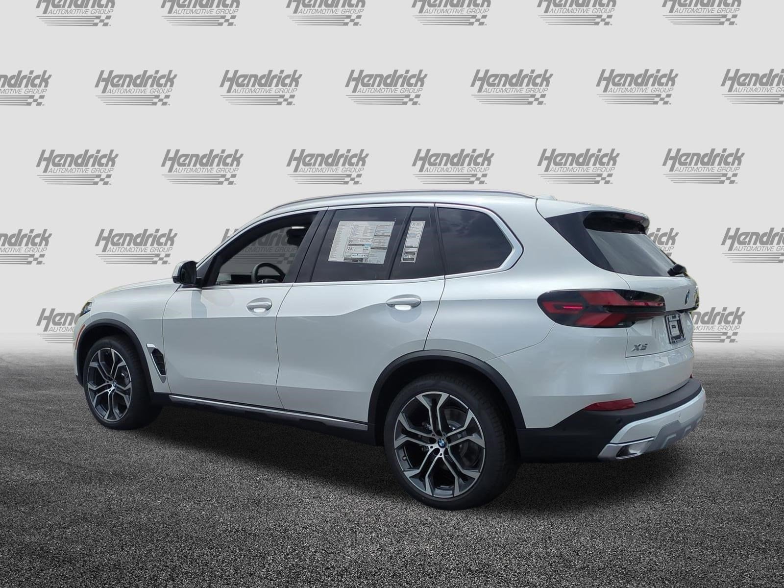 2026 BMW X5 xDrive40i photo 3