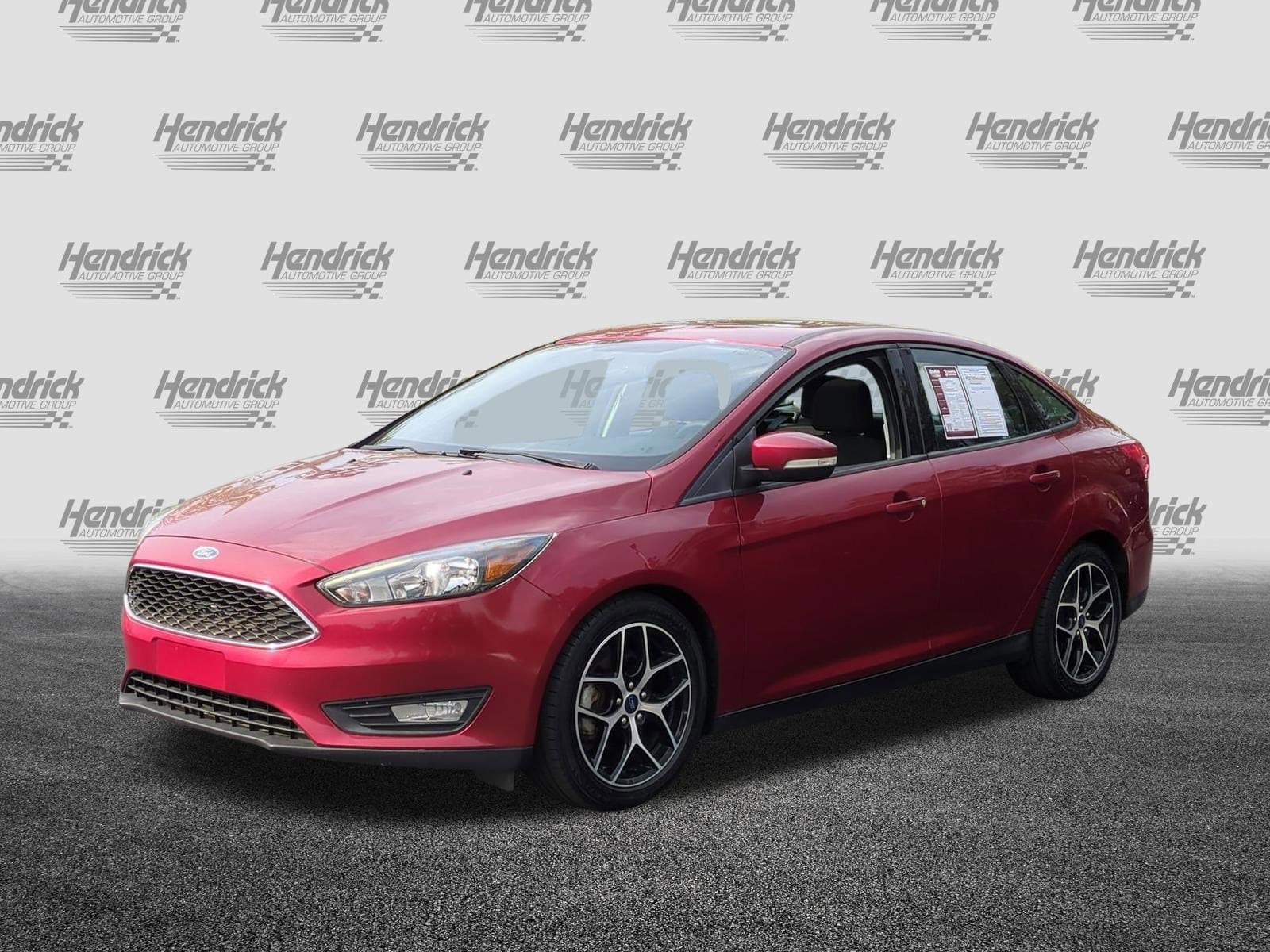 2017 Ford Focus SEL photo 4