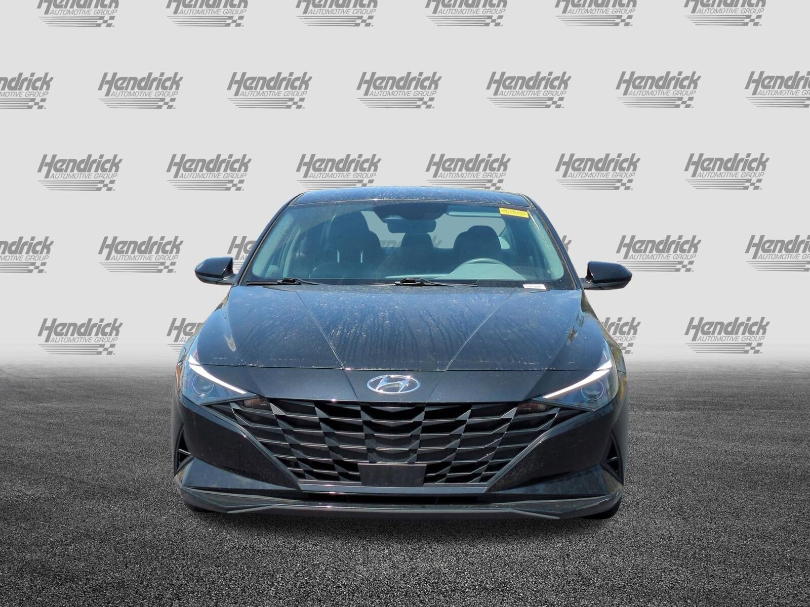 2022 Hyundai Elantra SEL photo 2