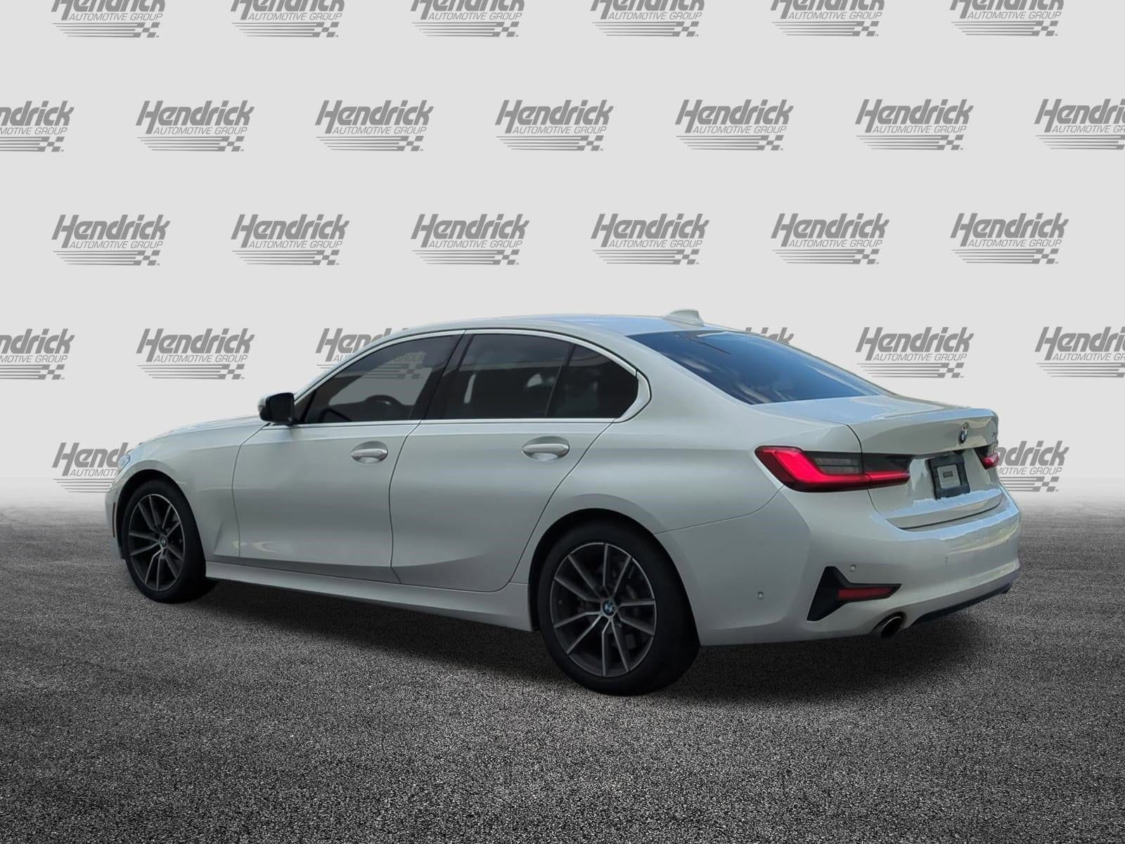 2021 BMW 3 Series 330i photo 3