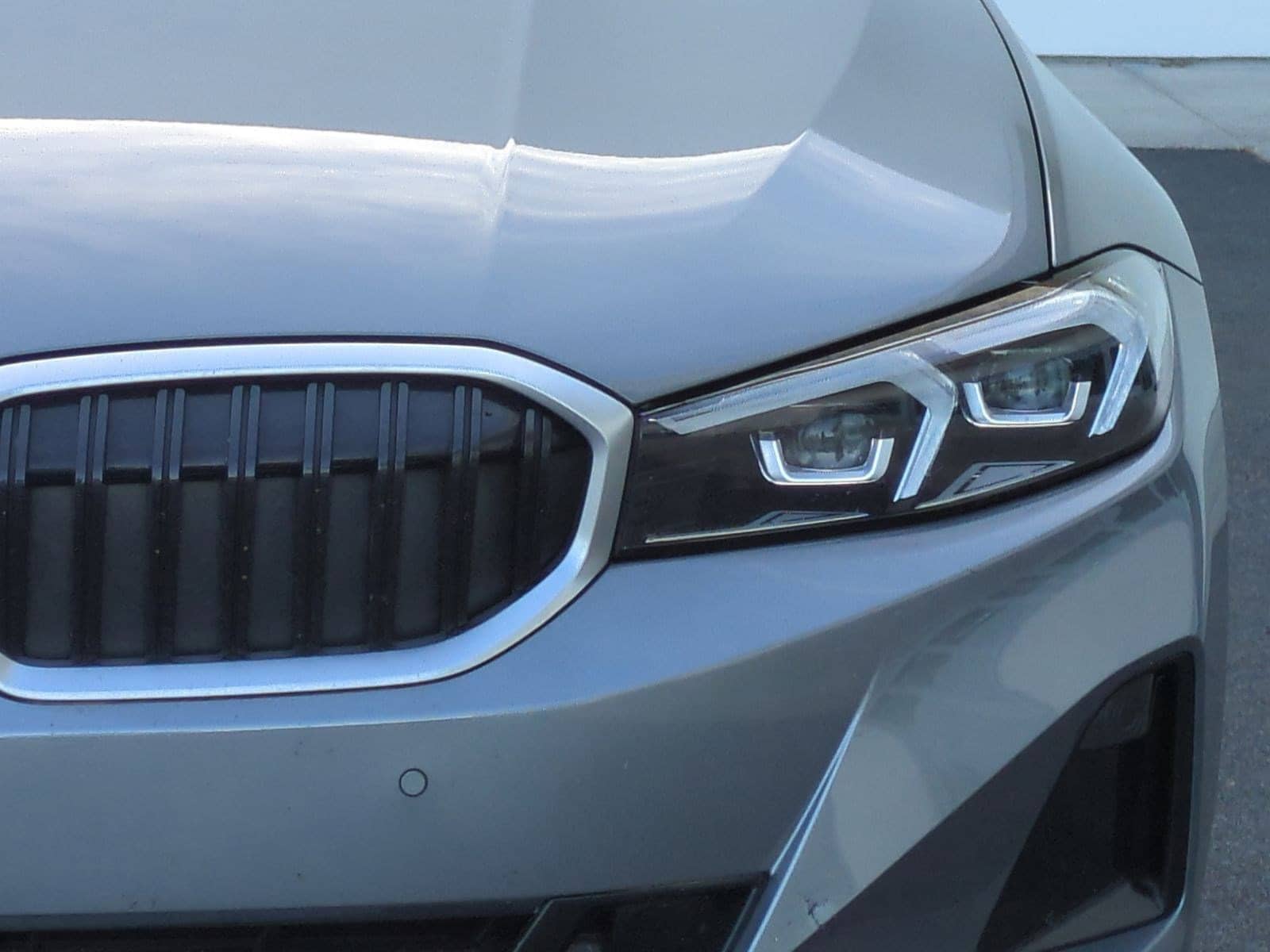 2023 BMW 3 Series 330i photo 5