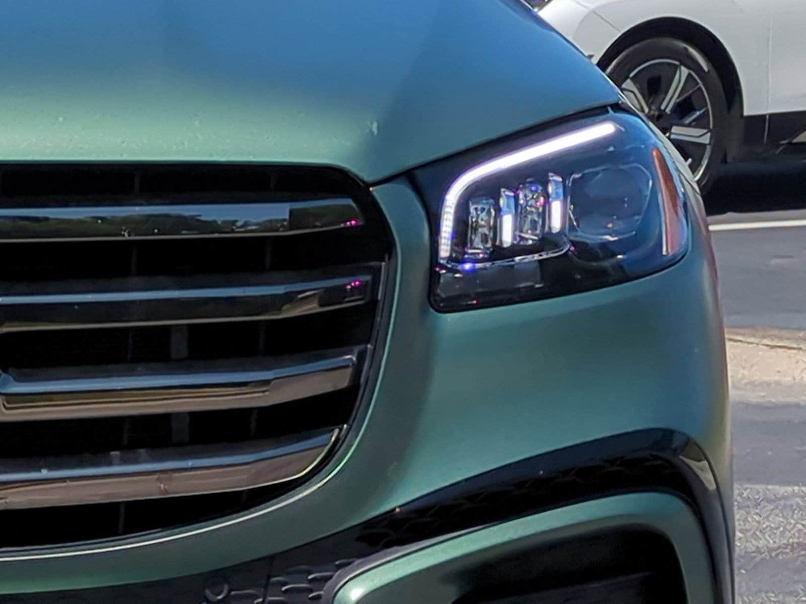 2025 Mercedes-Benz GLS 450 photo 4