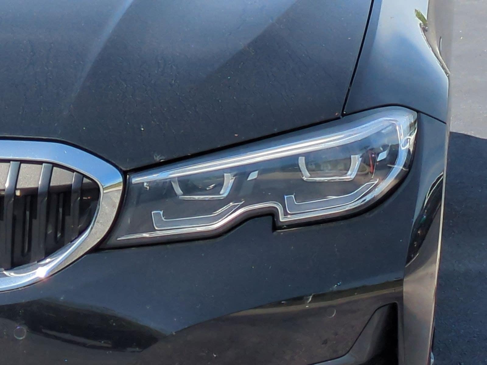 2021 BMW 3 Series 330e photo 5