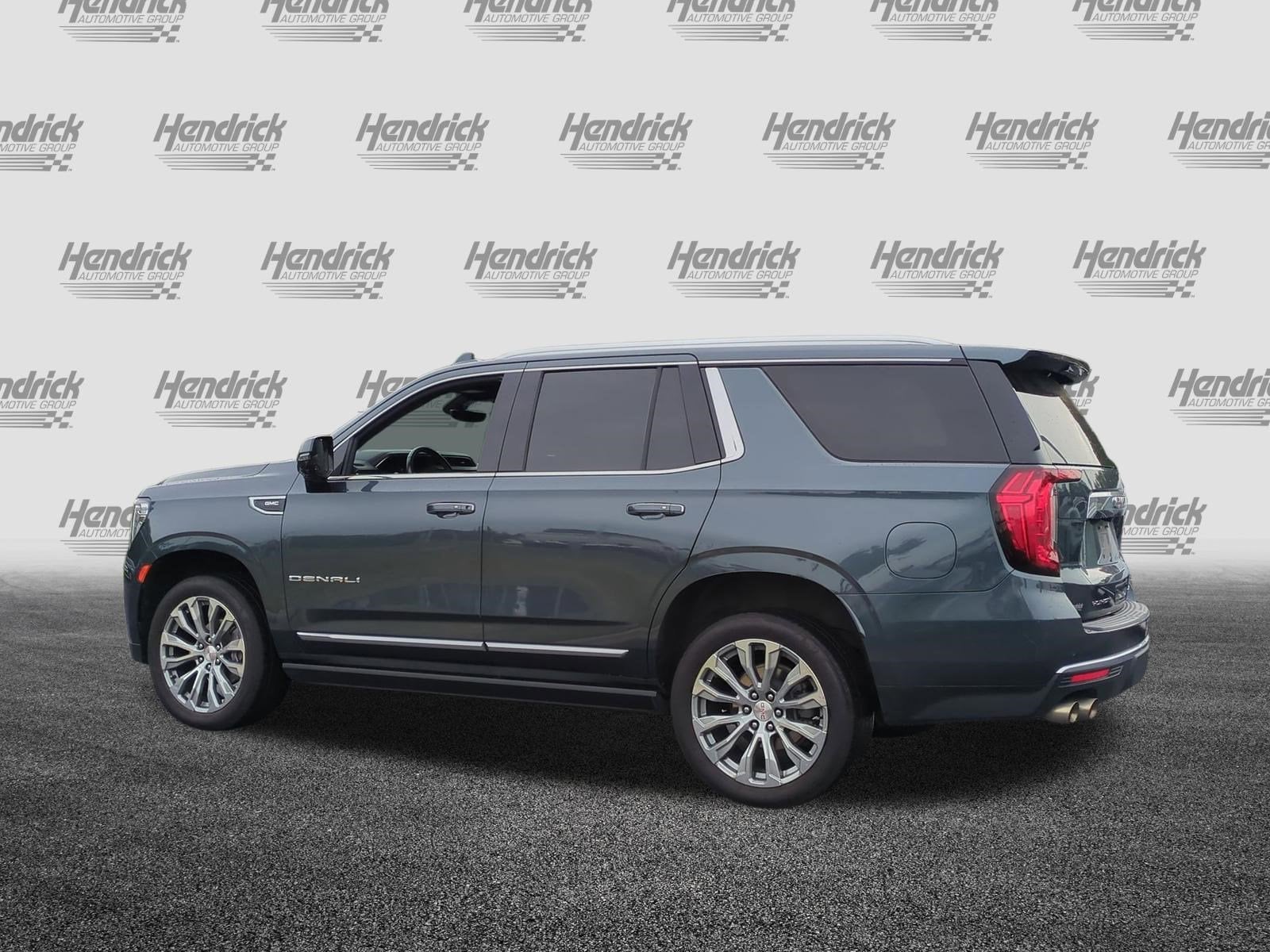 2021 GMC Yukon Denali photo 3