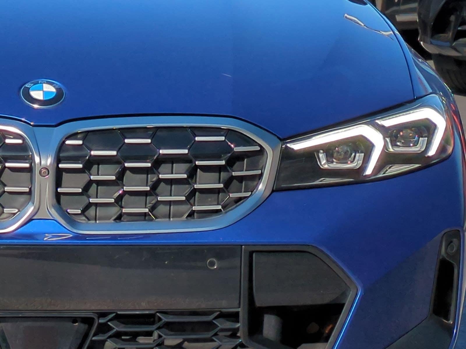 2025 BMW 3 Series M340i photo 4