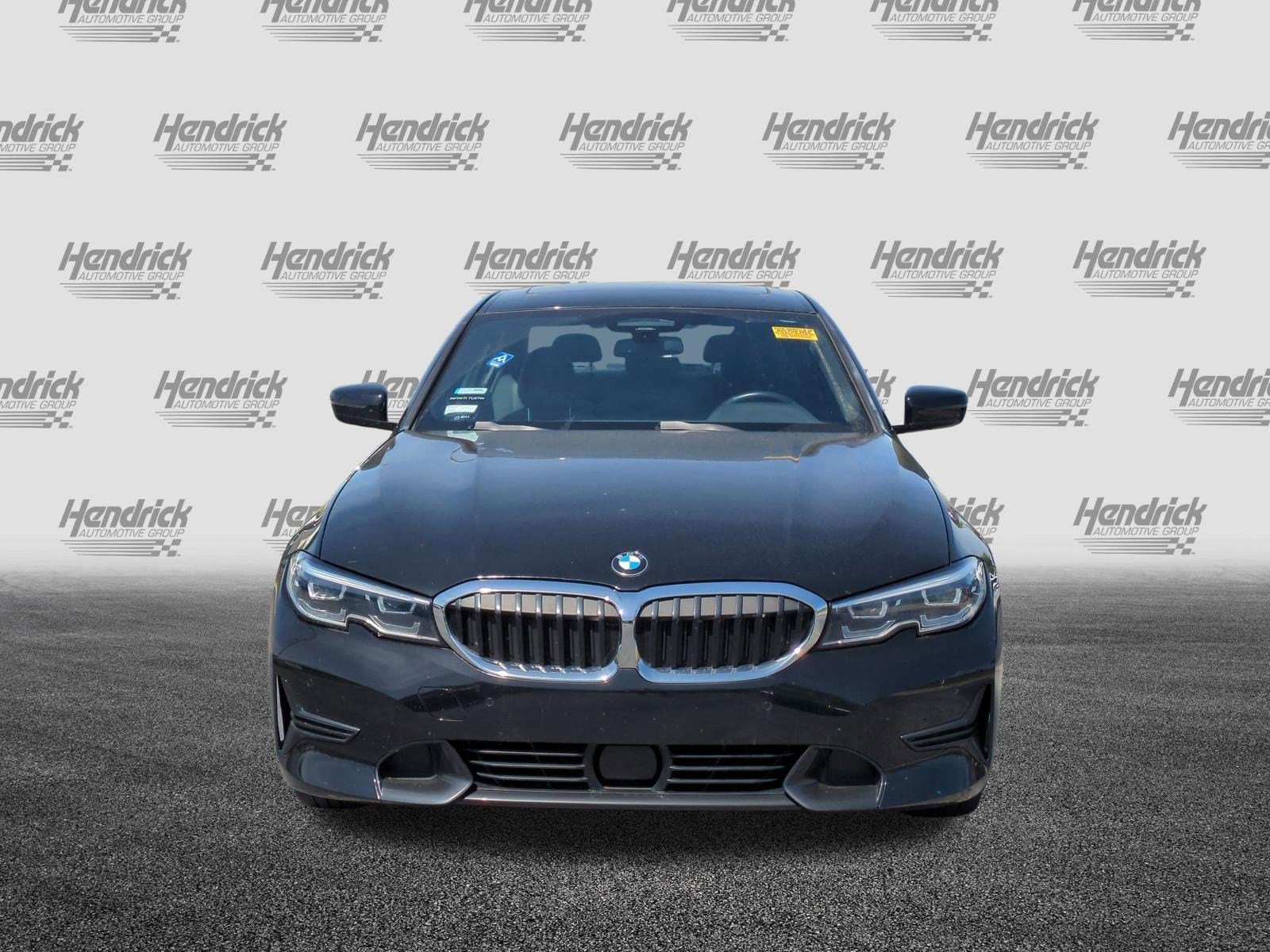 2021 BMW 3 Series 330e photo 2