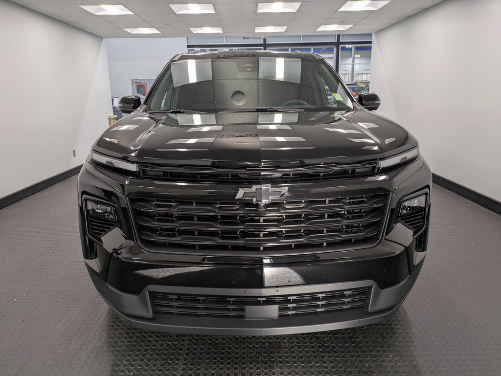 2024 Chevrolet Traverse photo 2