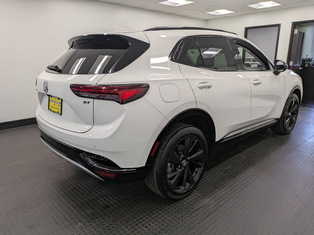 2023 Buick Envision Essence photo 2