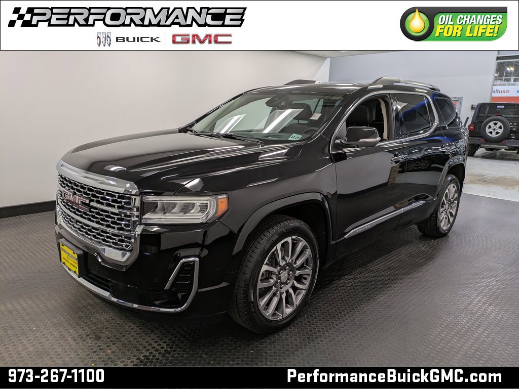 2023 GMC Acadia Denali's photo