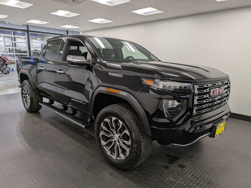 2024 Gmc Canyon Denali photo 3