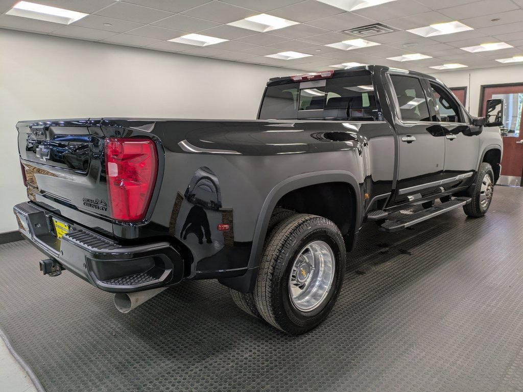 Used 2024 Chevrolet Silverado 3500 HD High Country DRW Truck Crew Cab
