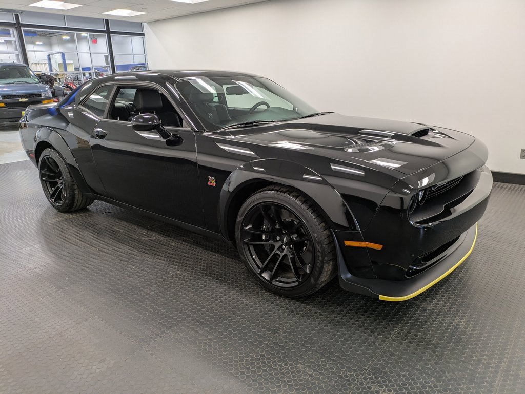 2023 Dodge Challenger R/T Scat Pack Widebody photo 3