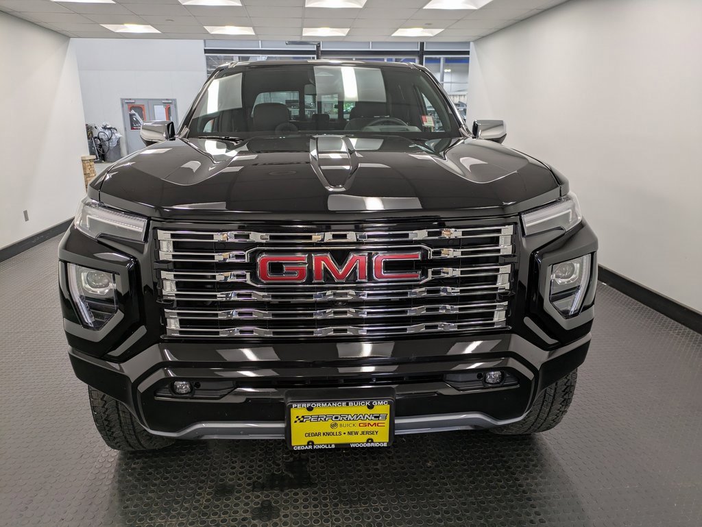 2024 Gmc Canyon Denali photo 2